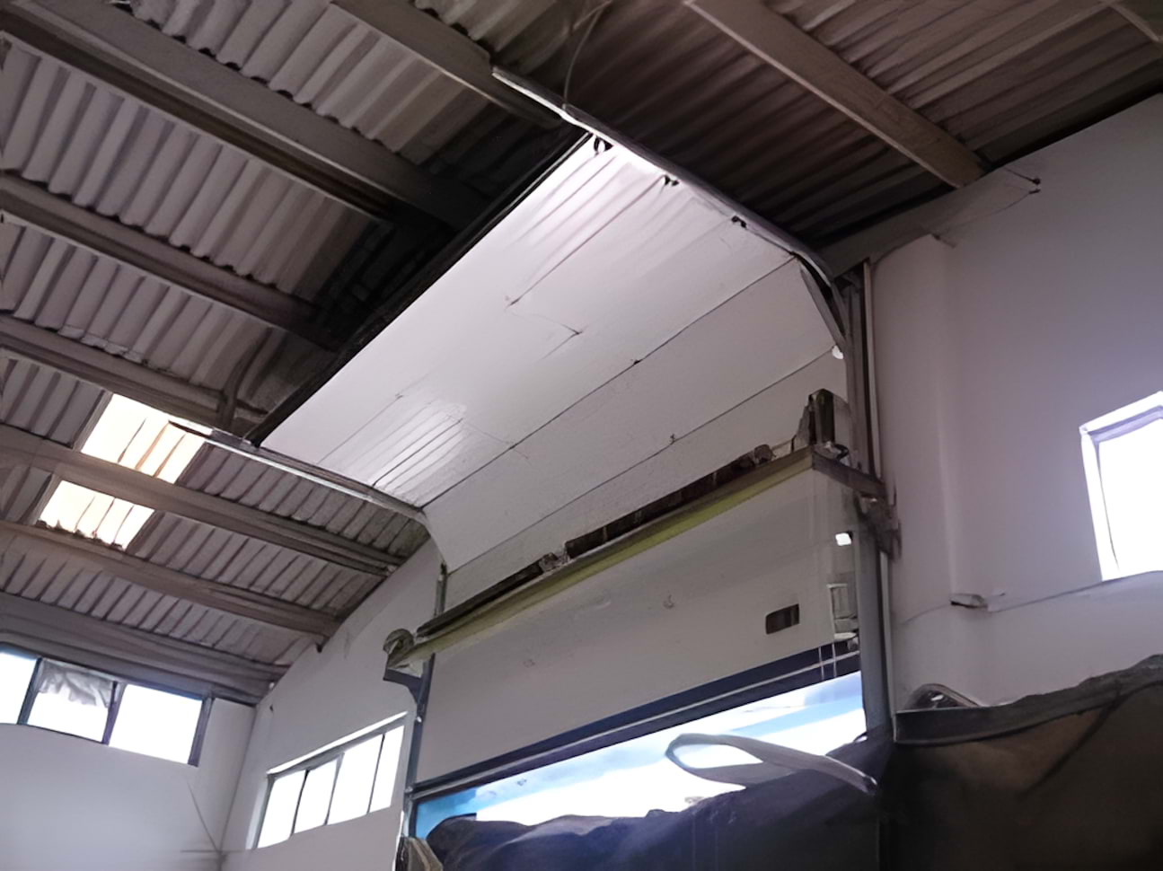 Endüstriyel Seksiyonel Kapılar - image 3