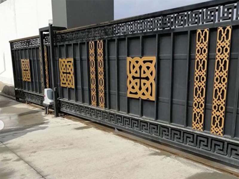 Yana Kayar Bahçe Kapıları - image 3